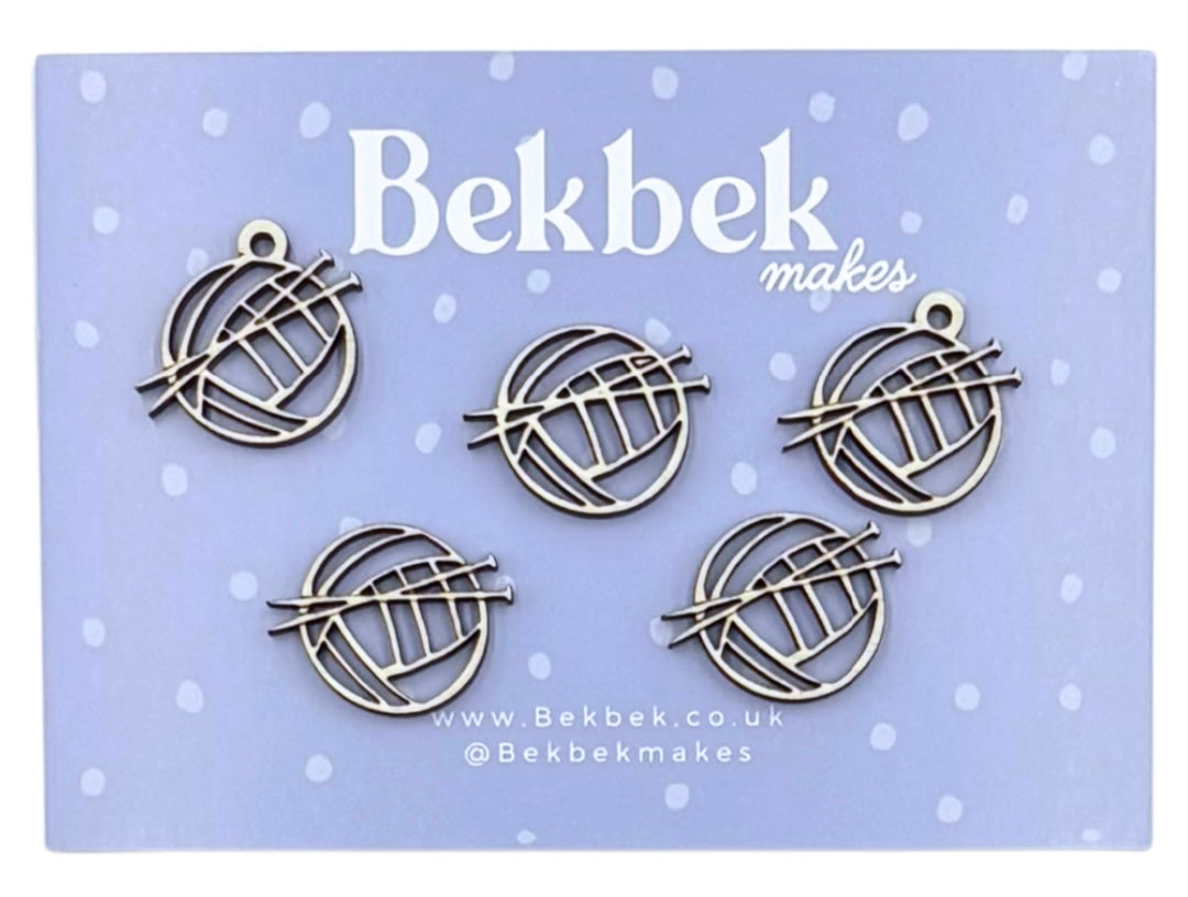 Ball of Wool & Knitting Needles Wooden Shapes