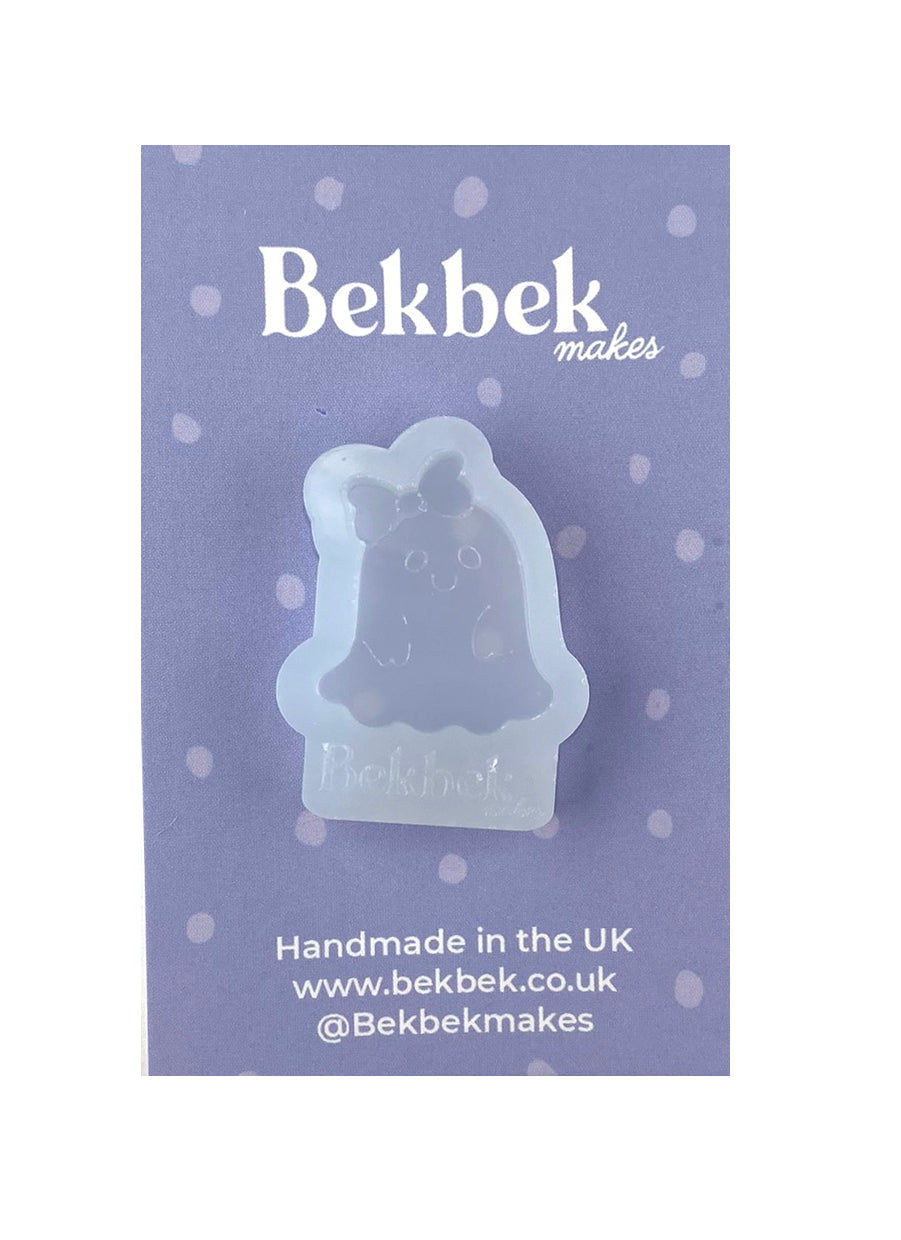 Cute Spooks Halloween Reusable Silicone Moulds - Ghosts, Bats, Cat, Potion Bottle