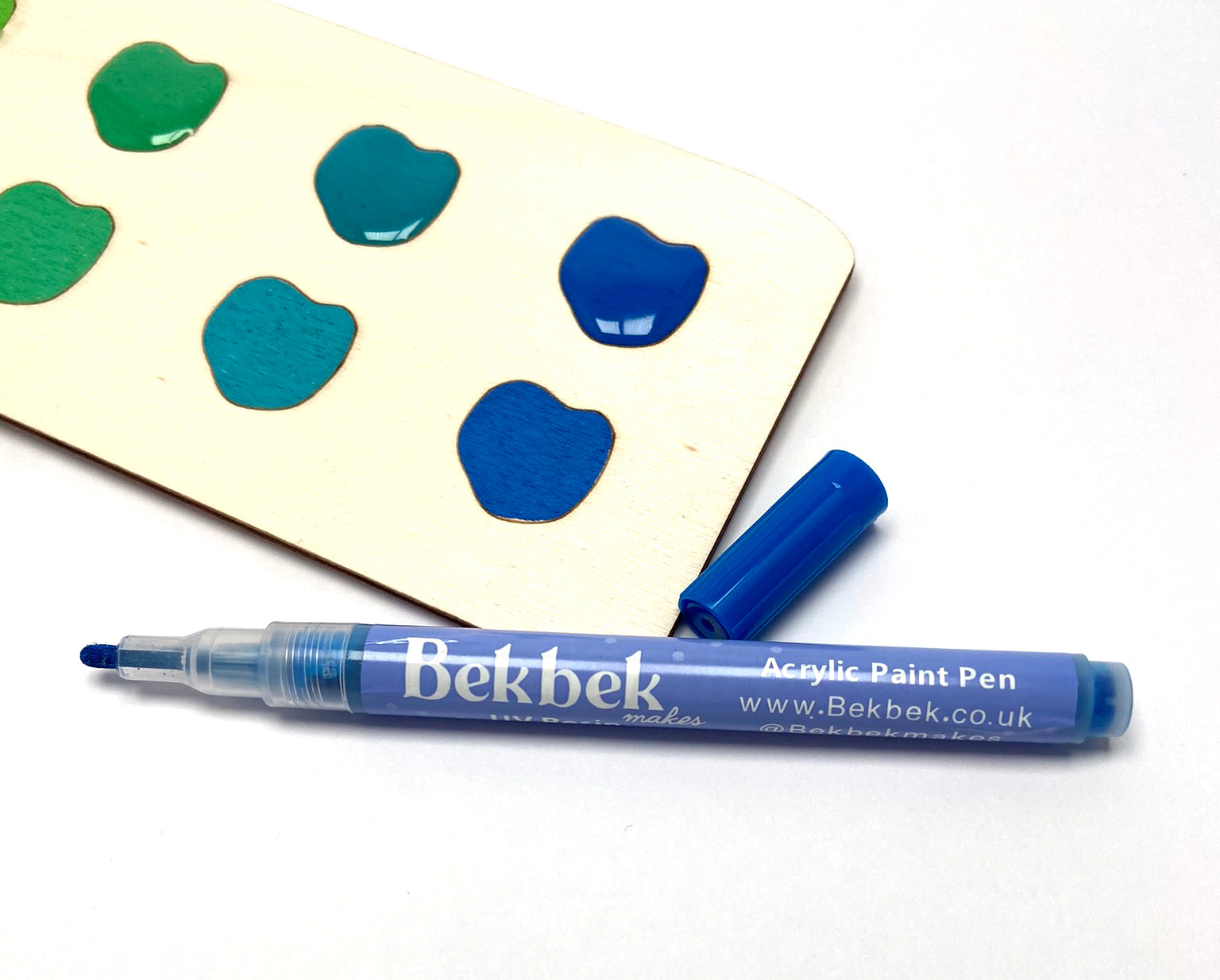 Acrylic Paint Pens Set of 24 Colours - To colour the wood