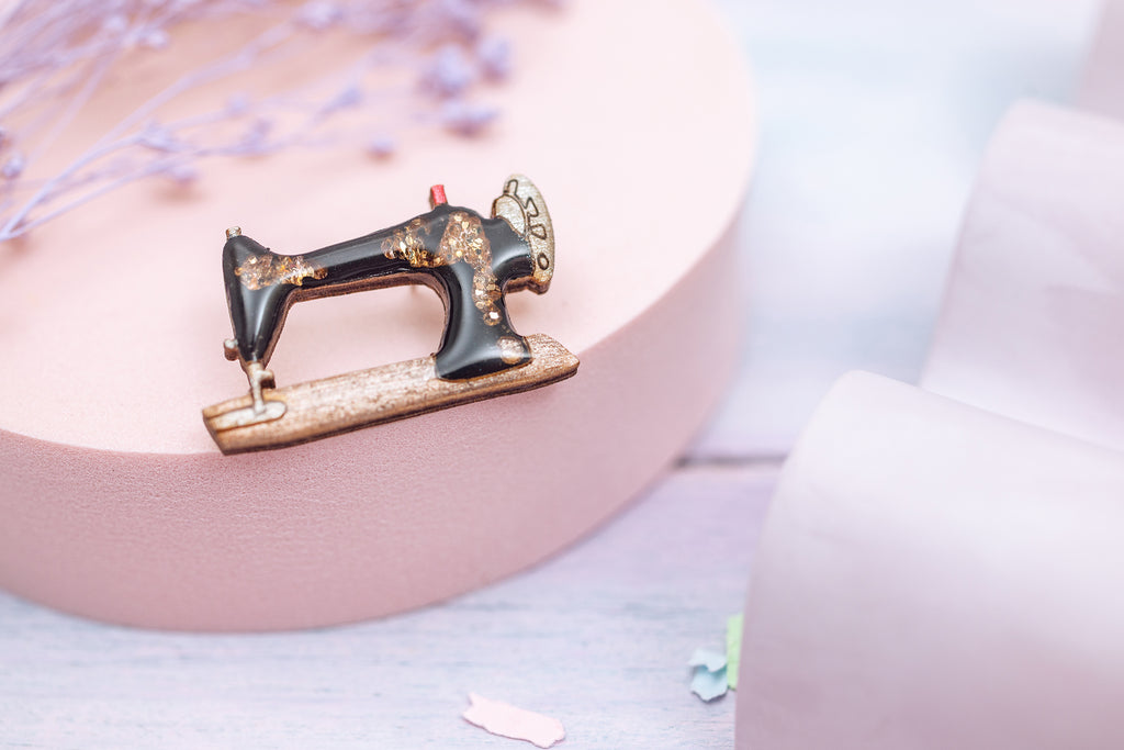 Sewing Machine Pin Badge
