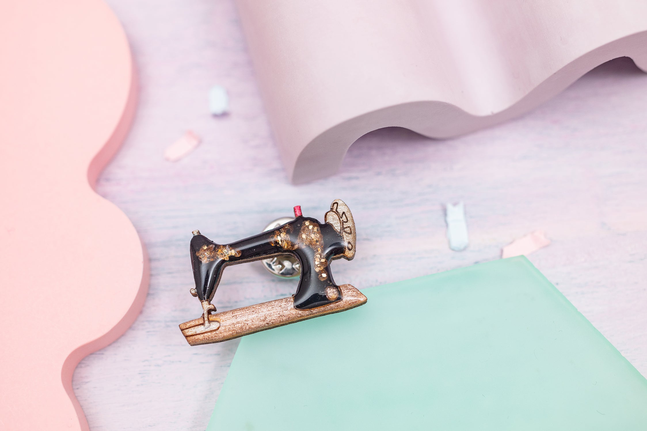 Sewing Machine Pin Badge