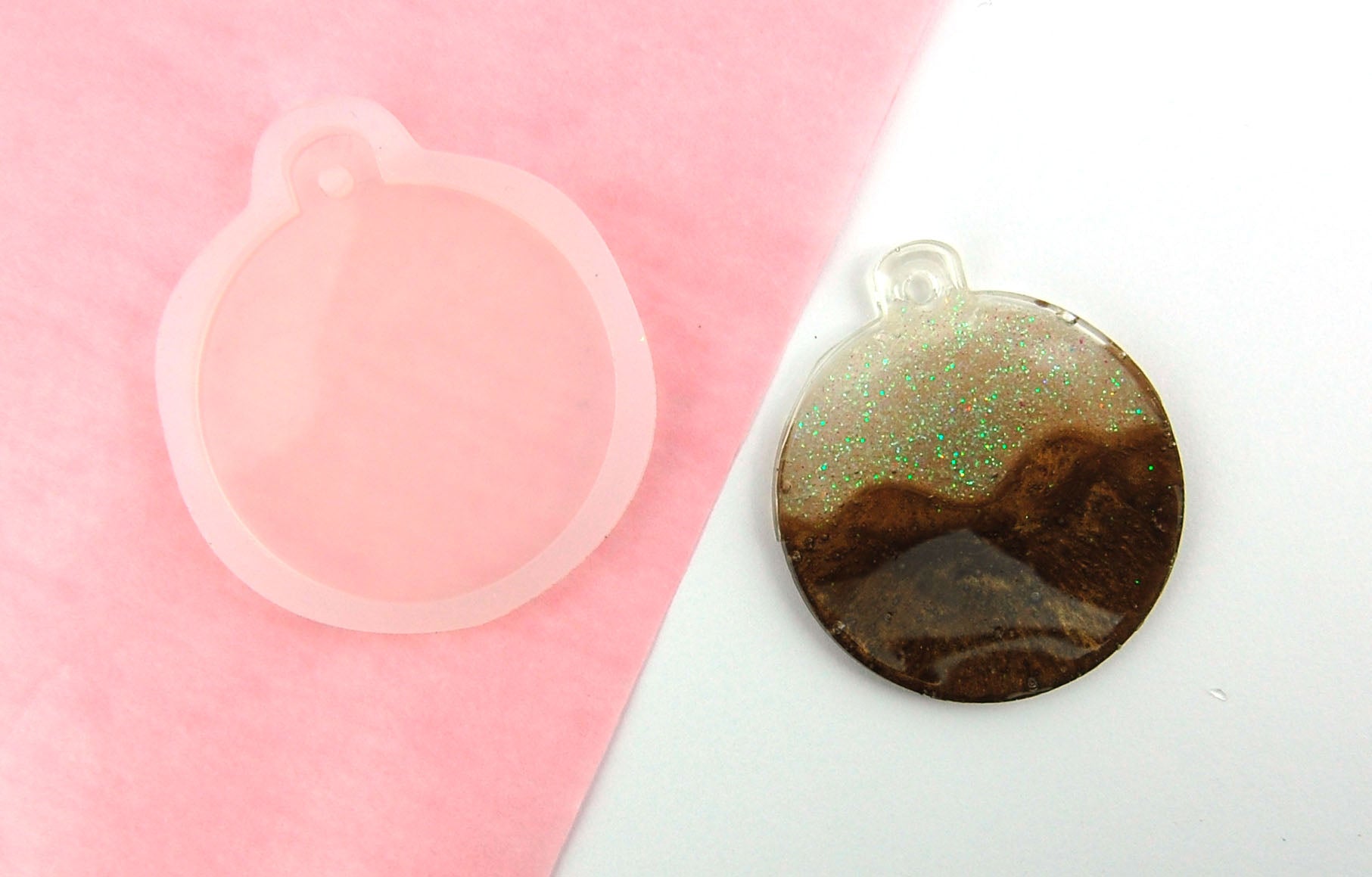 Large Circle Reusable Silicone Mould (Bauble/ Necklace)