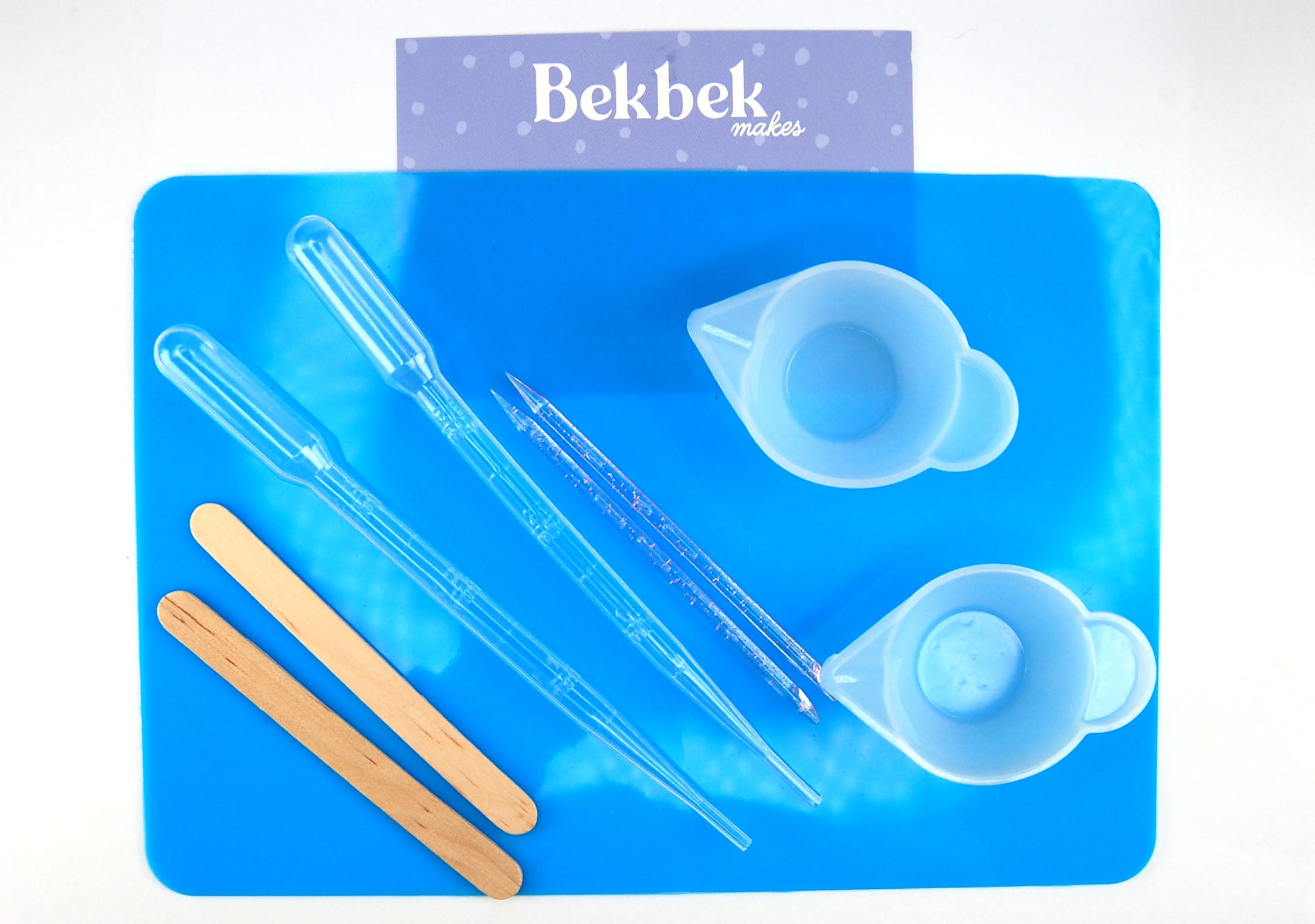 Silicone Mat, Mixing Cups, Pippets & Sticks. Useful things for UV Resin