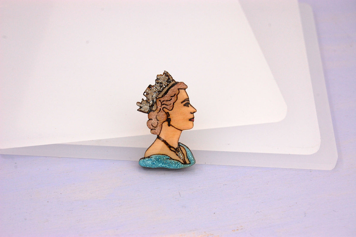 Queen Pin Badge Bekbek Makes