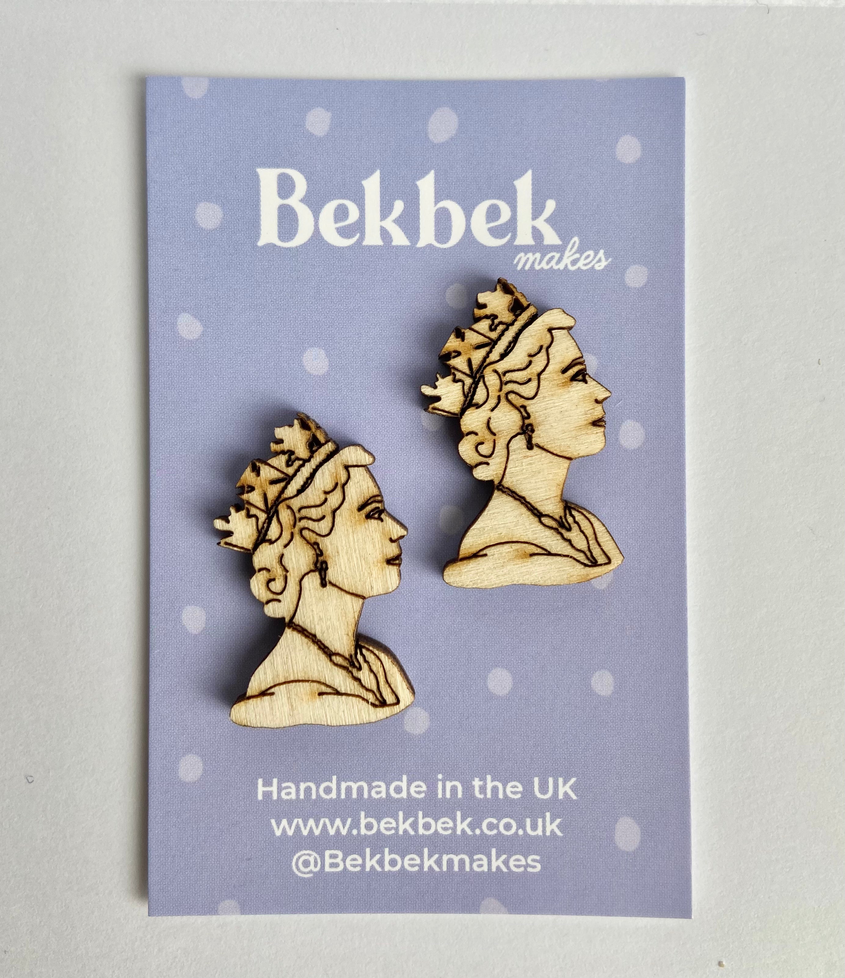 Queen Wooden Shapes x 2